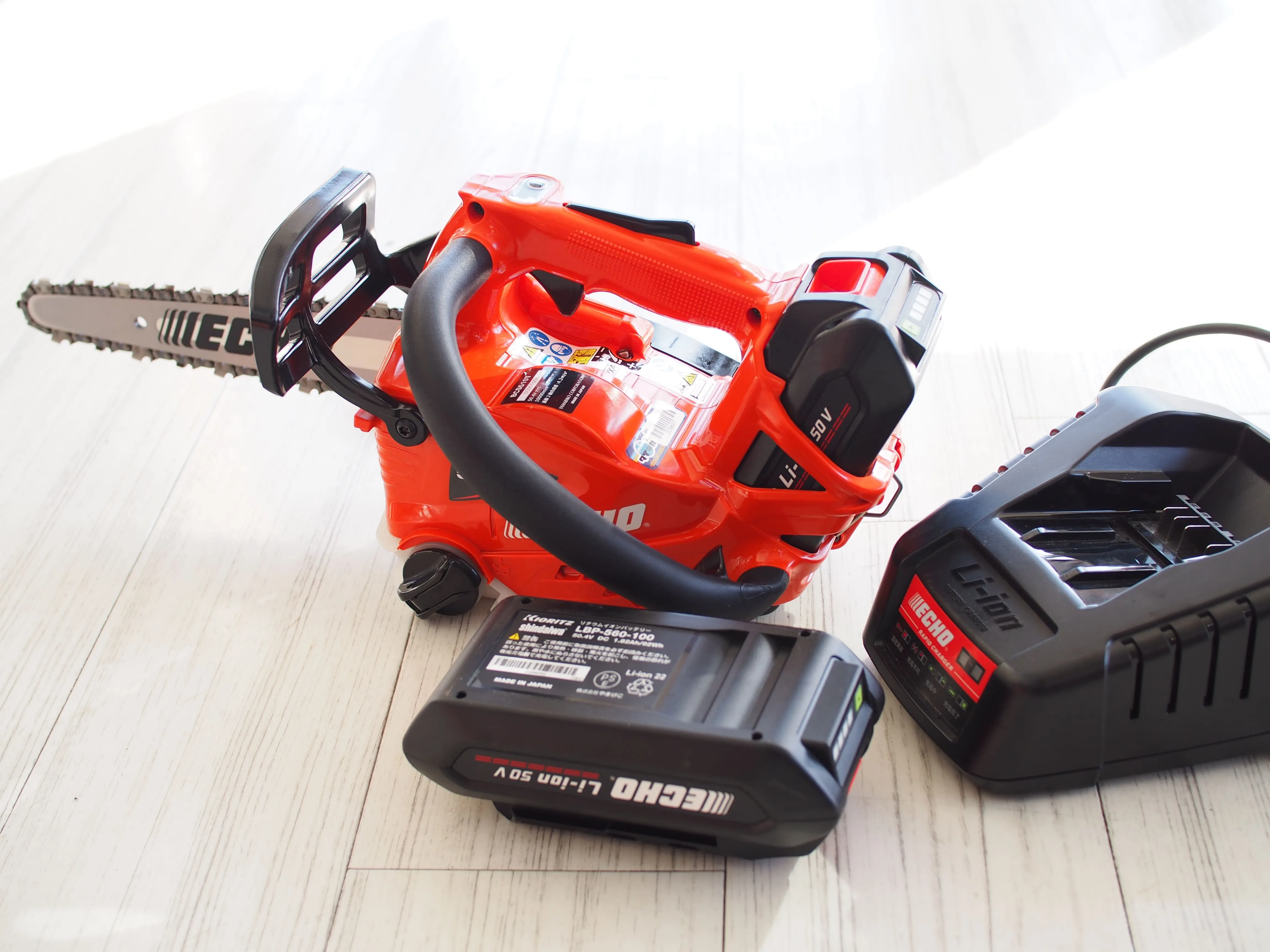 ECHOバッテリー式チェーンソー一式 本体・バッテリー・充電器セット